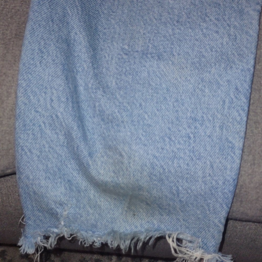American Eagle Ripped Jeans - Picture 7 of 9